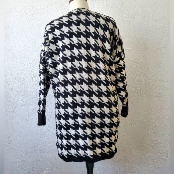 Black and Off-white Houndstooth Cardigan 12/14 - Picture 3 of 9